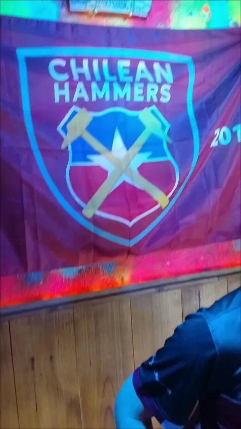 Reel de Instagram de @futbol.a.la.vena sobre Chilean Hammers